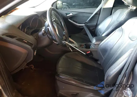 2013 Ford Focus Se z USA, uszkodzony, nr VIN 1FADP3K24DL382458